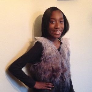 Meet your Posher, Alexis